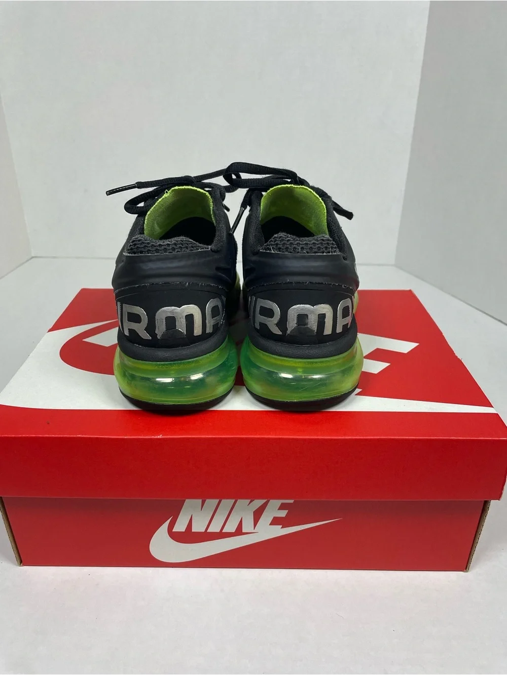 Nike Air Max 2013 Black Cyber Athletic Running Sneakers 555426-003 GS Size 3.5Y